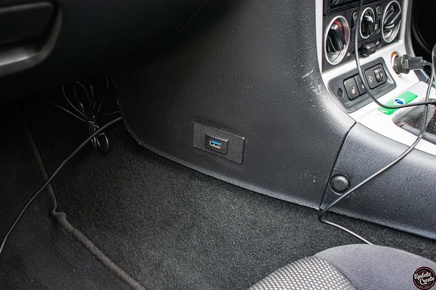 USB Port Footwell Mazda Mx5 Miata Eunos NA NB